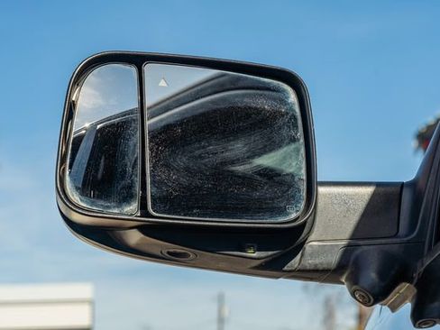 Used 2020 RAM 2500 Laramie w/ Night Edition image 11