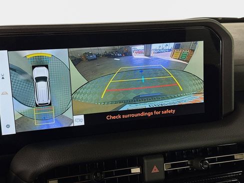 Used 2024 Toyota Land Cruiser image 17