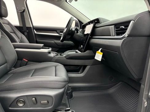 New 2026 GMC Terrain Denali w/ LPO, Floor Liner Package AWD/4WD image 32