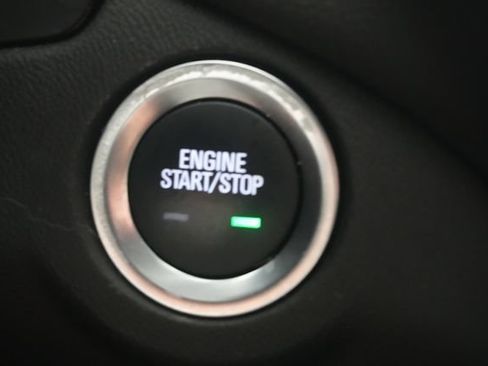 Used 2022 Chevrolet Equinox LT FWD image 17