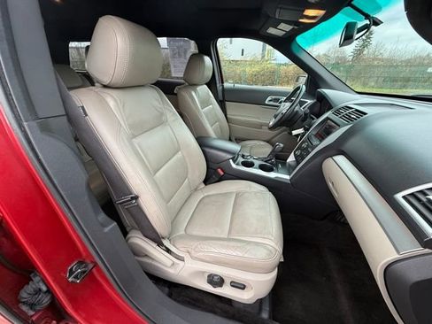 Used 2012 Ford Explorer XLT image 10
