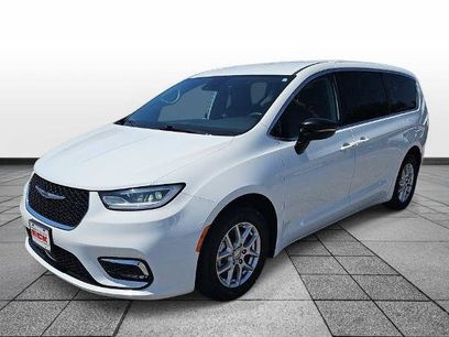 Used 2024 Chrysler Pacifica Touring-L