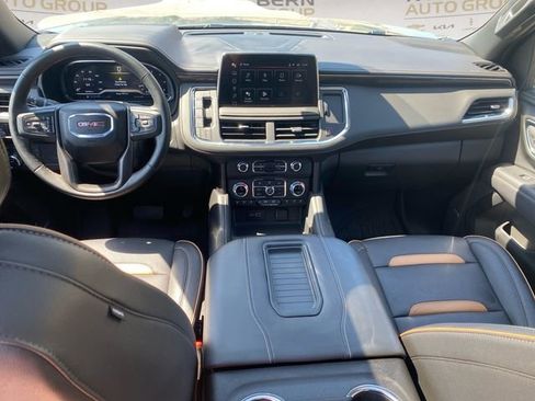 Used 2024 GMC Yukon AT4 w/ Technology Package AWD/4WD image 10