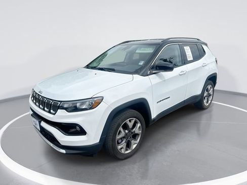 Used 2022 Jeep Compass Limited image 1