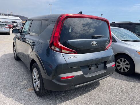 Used 2020 Kia Soul LX image 3