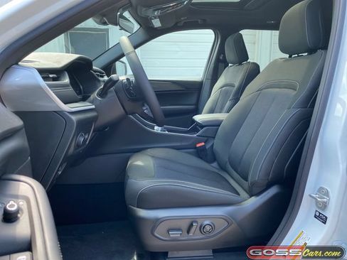 New 2026 Jeep Grand Cherokee Laredo X AWD/4WD image 25