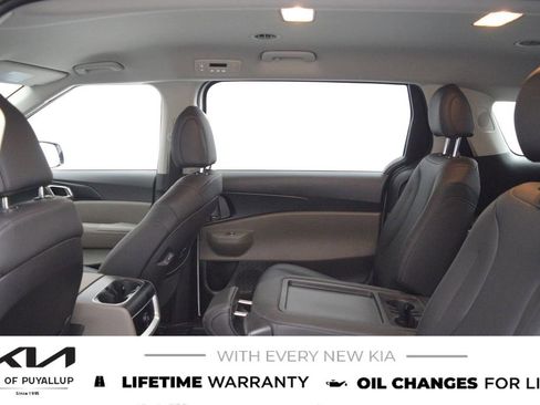 New 2026 Kia Carnival image 12