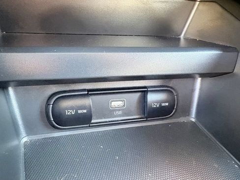 Used 2025 Kia Soul S FWD image 17