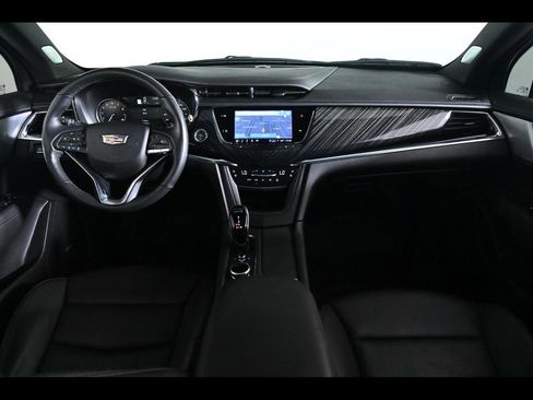 Used 2024 Cadillac XT6 Premium Luxury FWD image 9