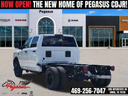 New 2026 RAM 3500 Tradesman AWD/4WD image 4