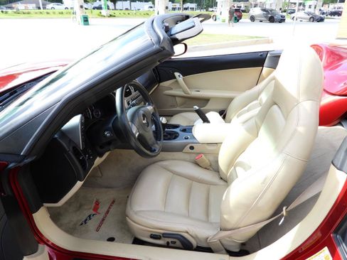 Used 2006 Chevrolet Corvette Convertible w/ Preferred Equipment Group RWD image 59