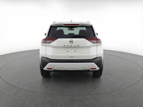 Used 2025 Nissan Kicks SV FWD image 7