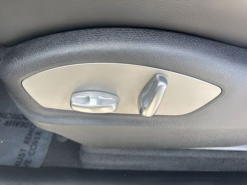 Used 2021 Porsche Macan image 10