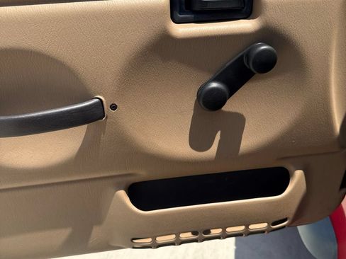 Used 2000 Jeep Wrangler Sport AWD/4WD image 8