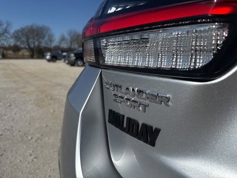 Used 2025 Mitsubishi Outlander Sport SE image 9