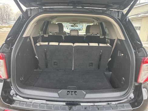 Used 2024 Ford Explorer XLT w/ Equipment Group 202A image 7