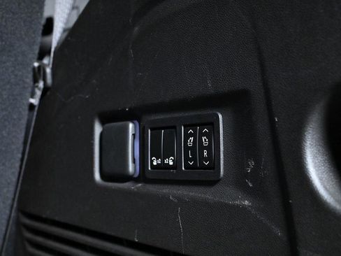 Used 2021 Chevrolet Tahoe Z71 w/ Luxury Package image 42