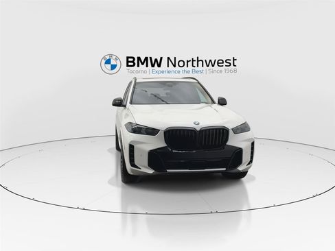 New 2026 BMW X5 xDrive40i w/ M Sport Package AWD/4WD image 7