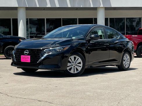 Used 2025 Nissan Sentra S FWD image 2