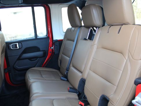 Certified 2021 Jeep Wrangler Unlimited Sahara w/ Cold Weather Group image 12