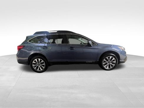 Used 2016 Subaru Outback 3.6R Limited AWD/4WD image 4