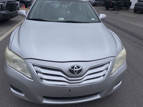 Used 2011 Toyota Camry LE image 5