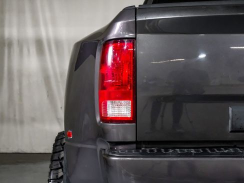 Used 2017 RAM 3500 Tradesman w/ Chrome Appearance Group image 41