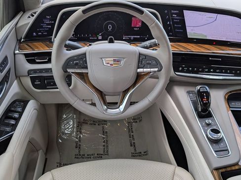 Used 2024 Cadillac Escalade Sport Platinum w/ Heavy-Duty Trailer Package AWD/4WD image 28