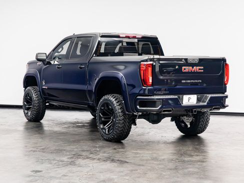 Used 2024 GMC Sierra 1500 AT4 w/ Technology Package AWD/4WD image 17