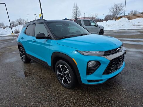 Used 2021 Chevrolet TrailBlazer RS w/ Sun and Liftgate Package FWD image 5