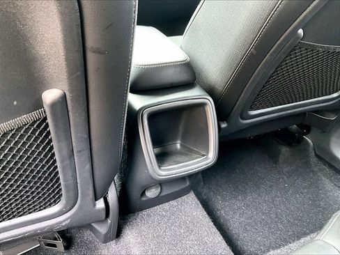 Used 2020 Volvo XC40 T5 Momentum image 30