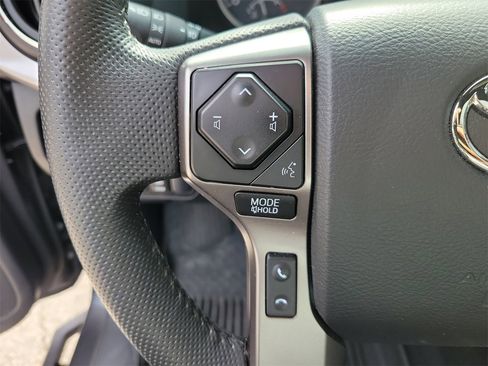 Used 2022 Toyota Tacoma Limited image 19