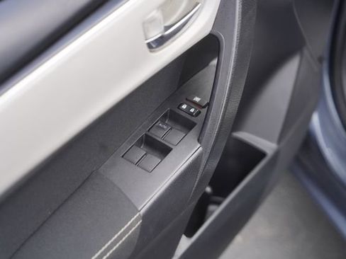 Used 2019 Toyota Corolla LE FWD image 29