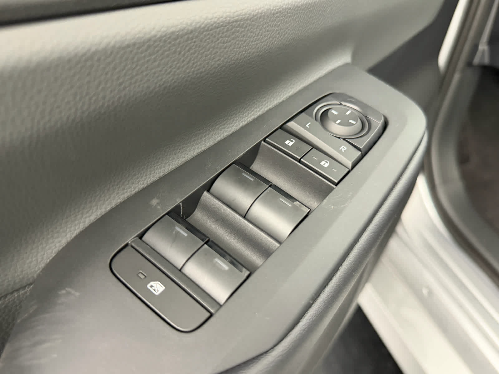 New 2027 Toyota Prius LE FWD image 16