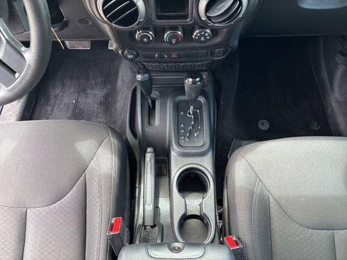 Used 2017 Jeep Wrangler Unlimited Sport AWD/4WD image 12