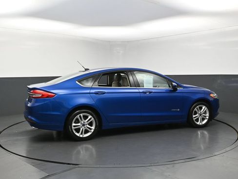 Used 2018 Ford Fusion S FWD image 31