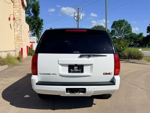 Used 2014 GMC Yukon XL SLT RWD image 4