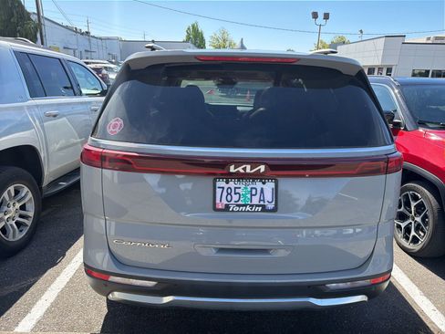 Used 2022 Kia Carnival SX Prestige FWD image 5