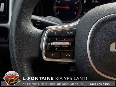 Used 2022 Kia Sorento LX image 16