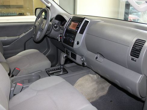 Used 2015 Nissan Frontier SV RWD image 23