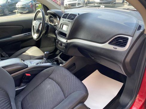 Used 2018 Dodge Journey SE w/ Connectivity Group FWD image 25