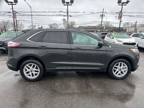 Used 2022 Ford Edge SEL w/ Convenience Package image 3