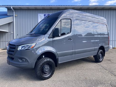 Used 2024 Mercedes-Benz Sprinter 2500 image 1