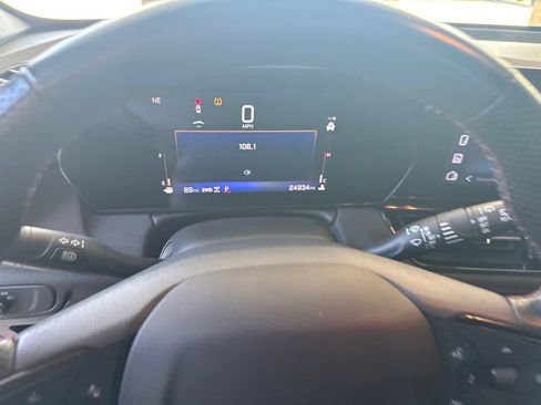 Used 2025 Chevrolet TrailBlazer RS w/ Convenience Package AWD/4WD image 9