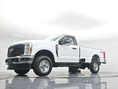 New 2026 Ford F250 XL w/ XL Chrome Package image 39