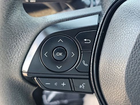 Used 2019 Toyota RAV4 LE w/ All Weather Liner Package image 31