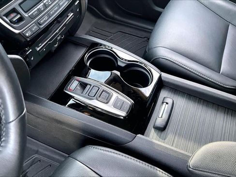 Used 2020 Honda Pilot Touring image 15