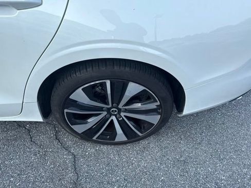 Certified 2022 Volvo S60 B5 Momentum w/ Premium Package AWD/4WD image 12