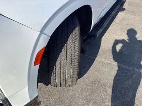 Used 2024 Cadillac Escalade ESV Premium Luxury w/ Performance Package AWD/4WD image 25