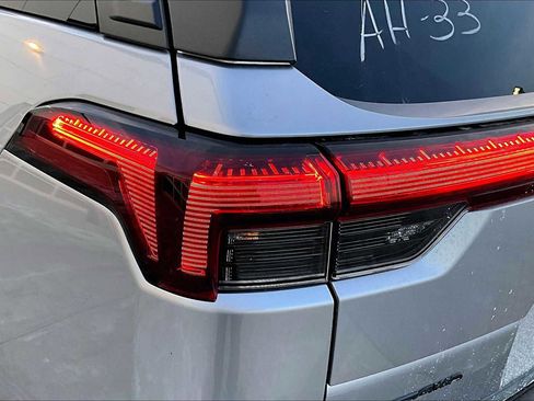 New 2026 Subaru Outback Limited image 15